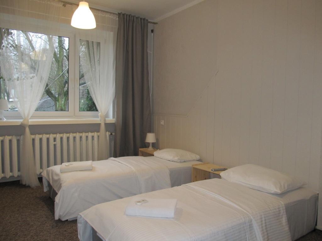 Hotel Pod Debem Zielona Góra Eksteriør bilde