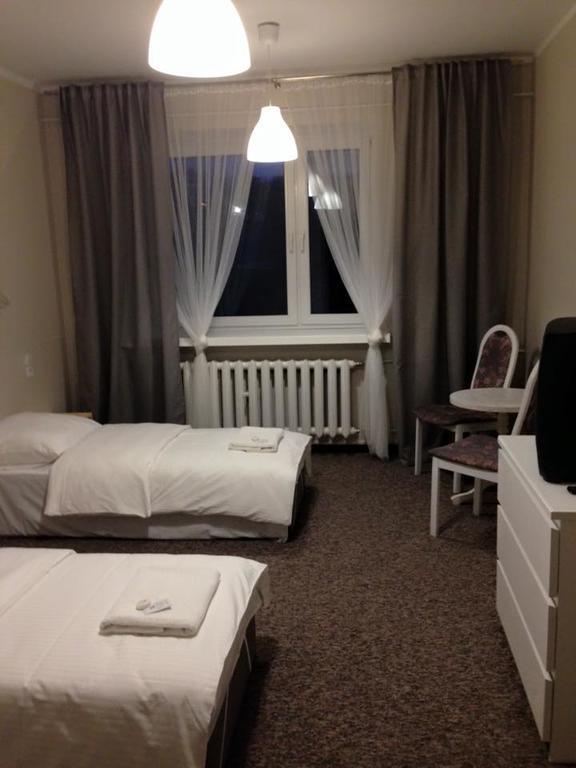 Hotel Pod Debem Zielona Góra Eksteriør bilde