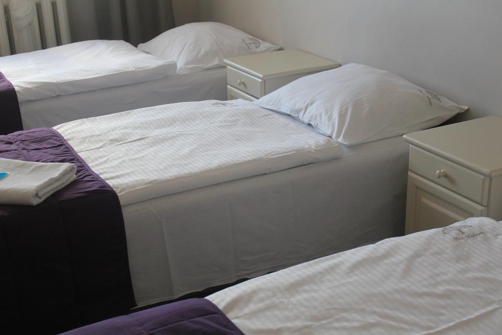 Hotel Pod Debem Zielona Góra Eksteriør bilde