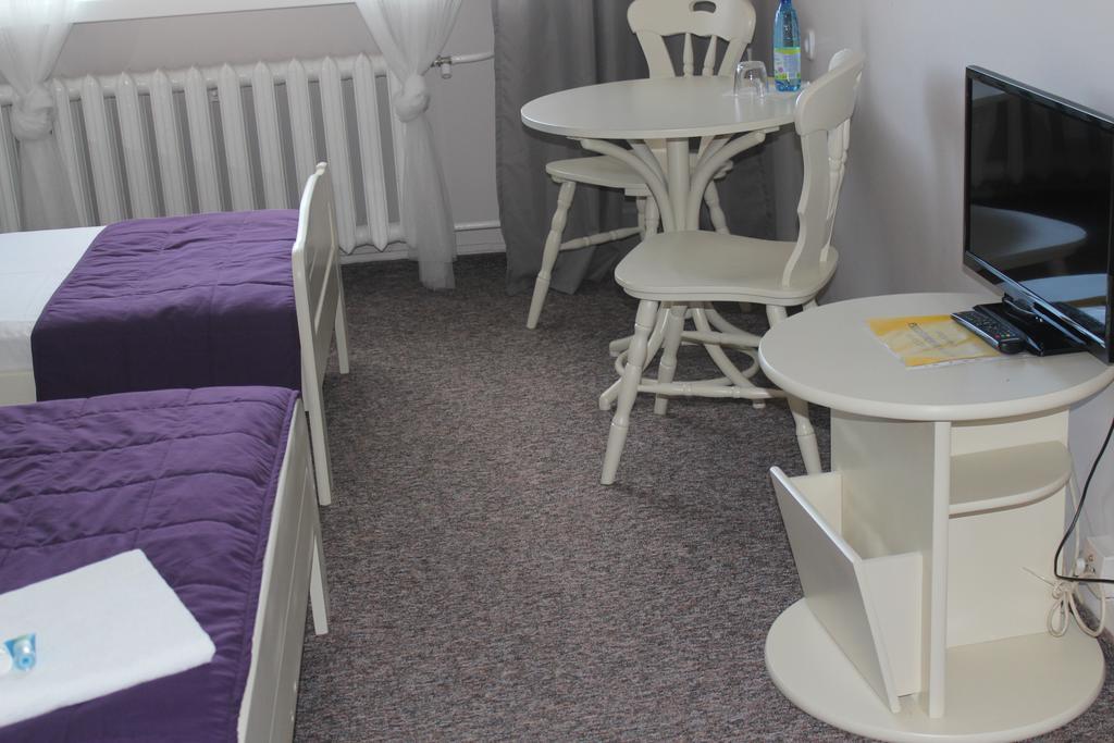 Hotel Pod Debem Zielona Góra Eksteriør bilde