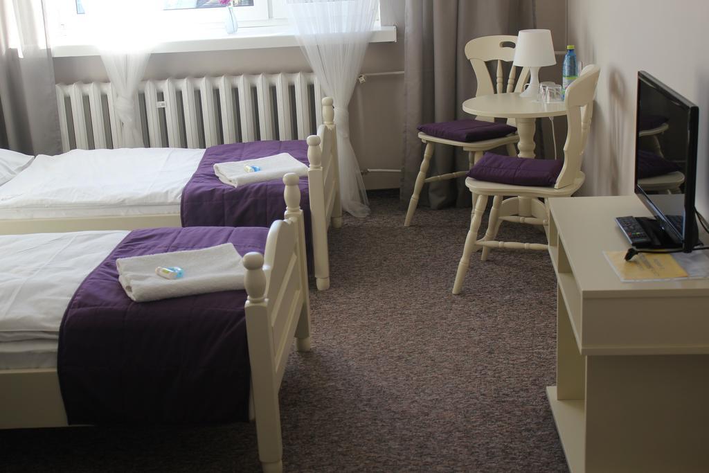 Hotel Pod Debem Zielona Góra Eksteriør bilde