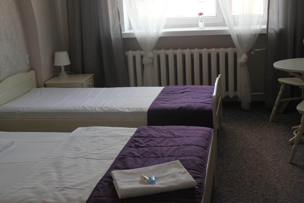 Hotel Pod Debem Zielona Góra Eksteriør bilde